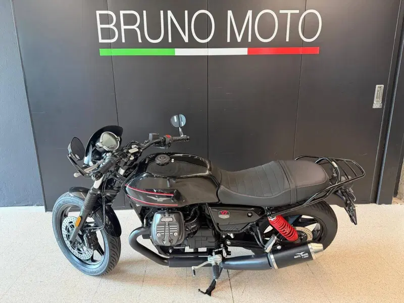 Moto Guzzi V7 Stone Special Edition (2022 - 25) (5)