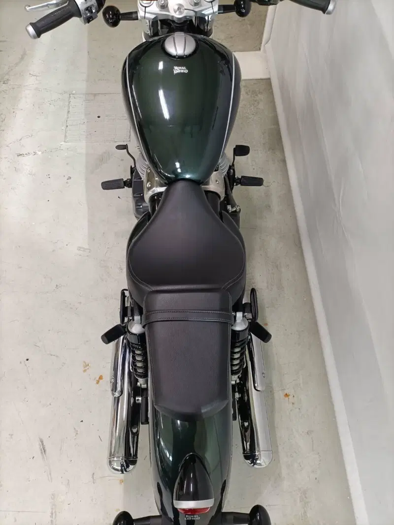 Royal Enfield Super Meteor 650 (2023 - 26) (7)