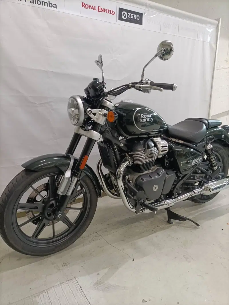 Royal Enfield Super Meteor 650 (2023 - 26) (4)