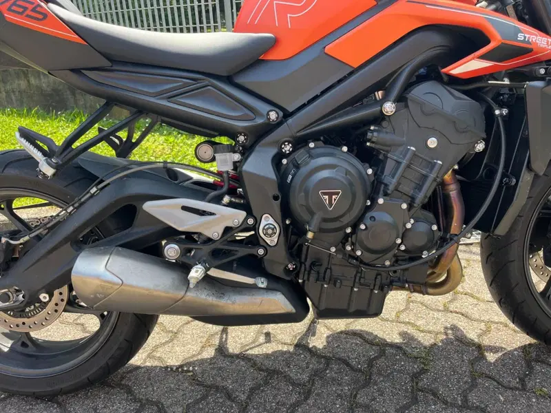 Triumph Street Triple 765 R A2 (2024 - 26) (6)