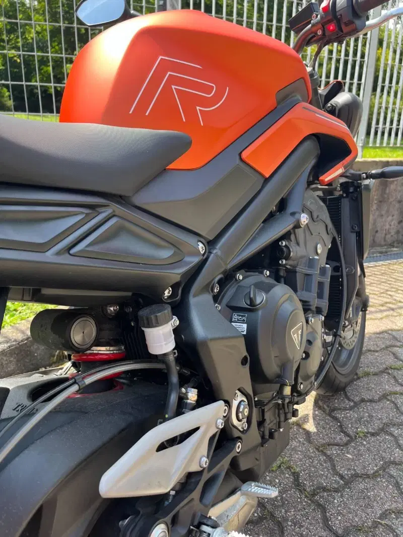 Triumph Street Triple 765 R A2 (2024 - 26) (11)