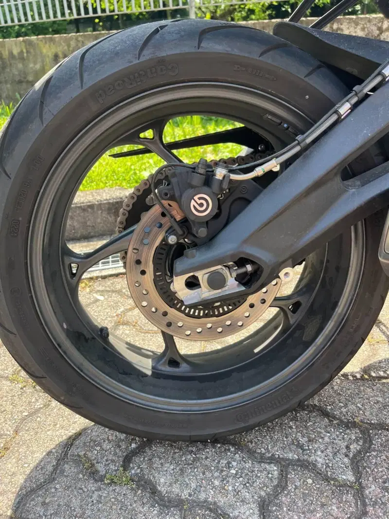 Triumph Street Triple 765 R A2 (2024 - 26) (13)
