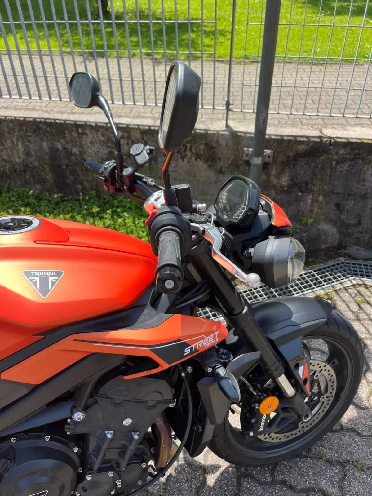 Triumph Street Triple 765 R A2 (2024 - 26) (14)
