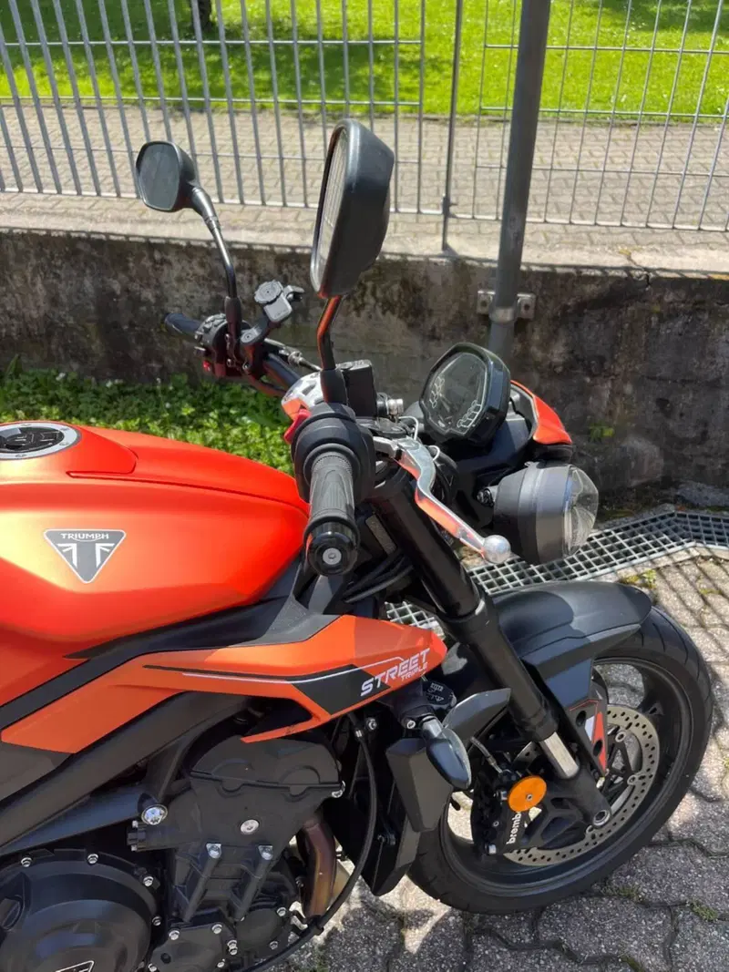 Triumph Street Triple 765 R A2 (2024 - 26) (14)