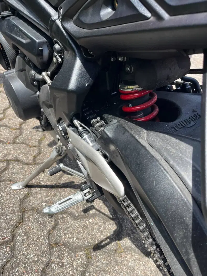 Triumph Street Triple 765 R A2 (2024 - 26) (15)