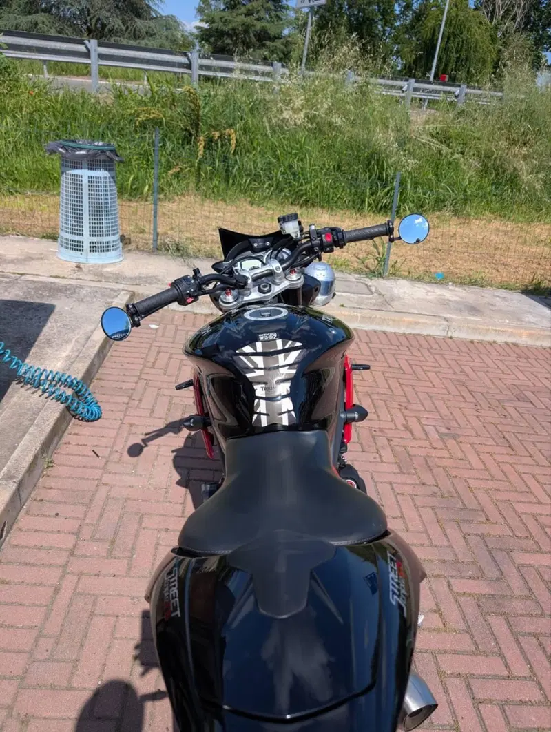 Triumph Street Triple RX ABS (2016 - 17) (15)
