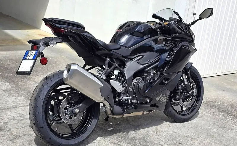 Kawasaki Ninja ZX-4R (2024 - 26) (2)