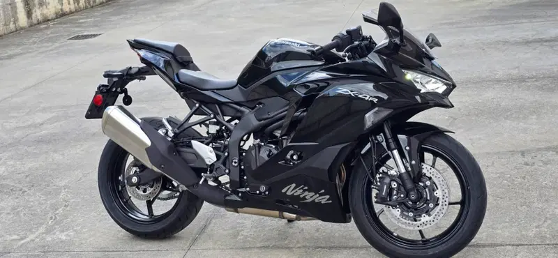 Kawasaki Ninja ZX-4R (2024 - 26) (4)
