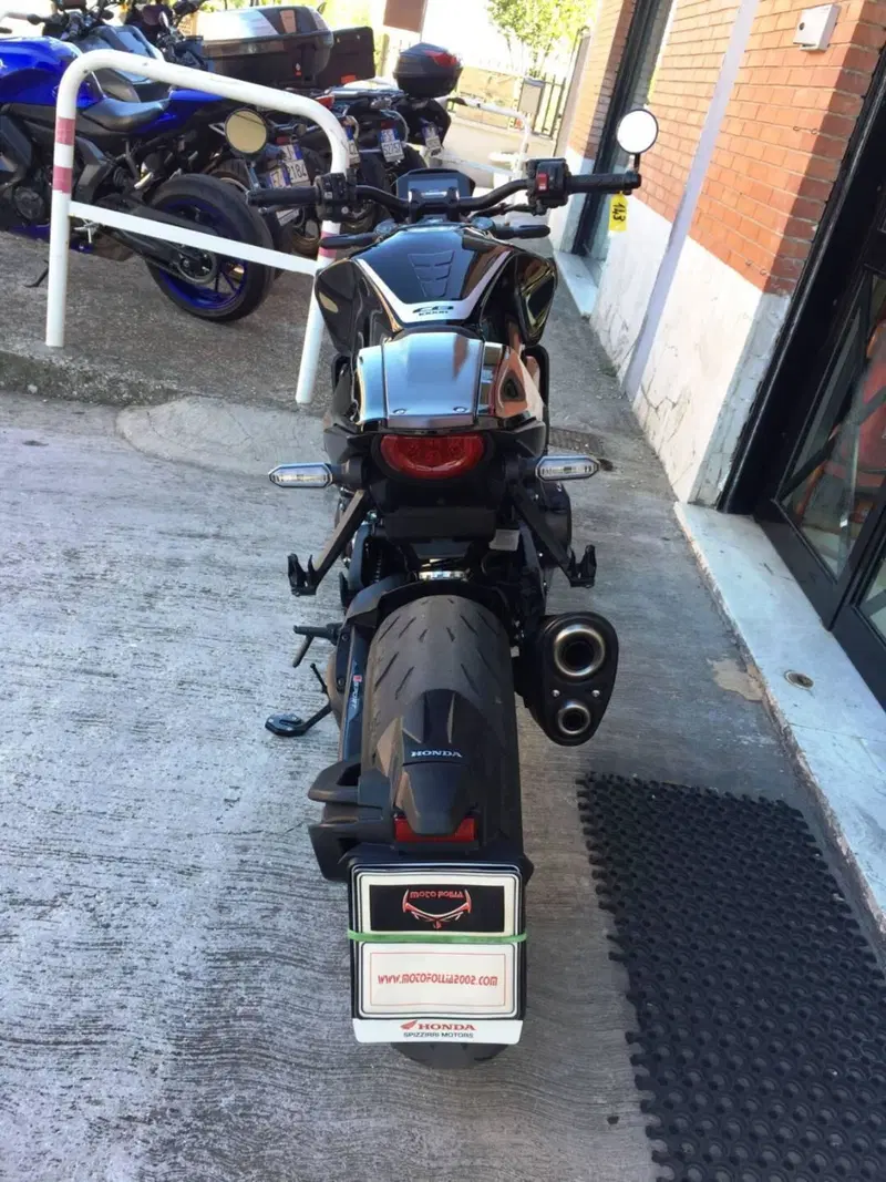 Honda CB 1000 R Black Edition (2021 - 25) (7)