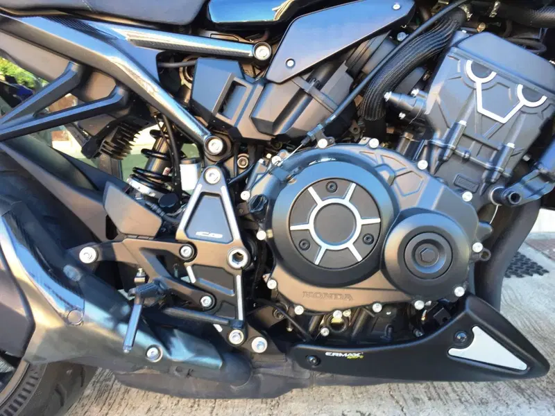 Honda CB 1000 R Black Edition (2021 - 25) (15)