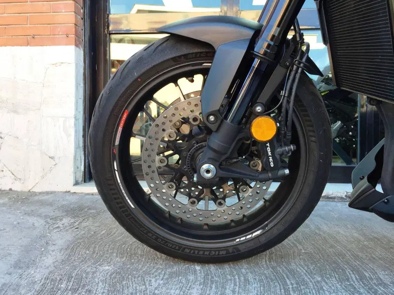 Honda CB 1000 R Black Edition (2021 - 25) (17)