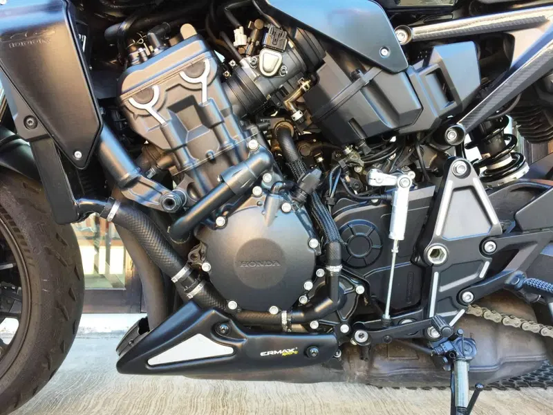 Honda CB 1000 R Black Edition (2021 - 25) (18)
