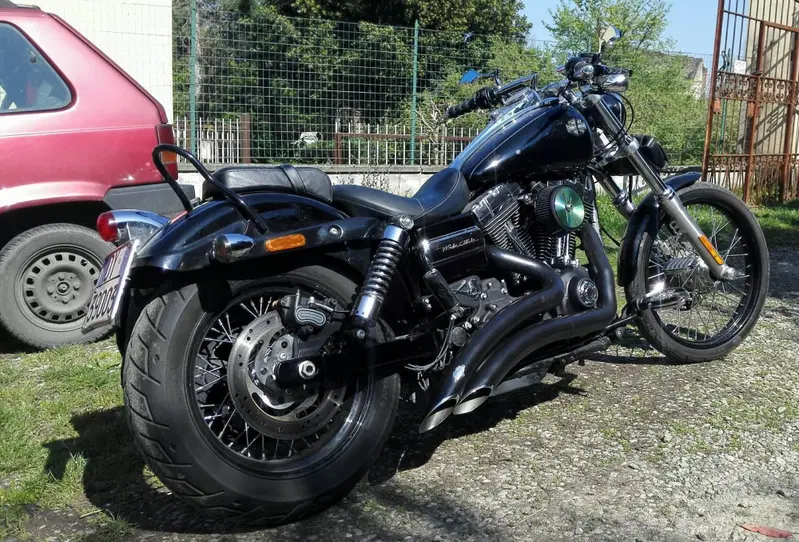 Harley-Davidson 1690 Wide Glide (2010 - 17) - FXDWG (2)