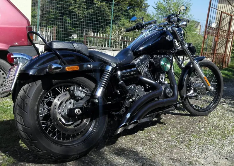 Harley-Davidson 1690 Wide Glide (2010 - 17) - FXDWG (3)