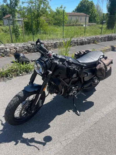 Ducati Scrambler 800 Night Shift (2021 - 22) usata