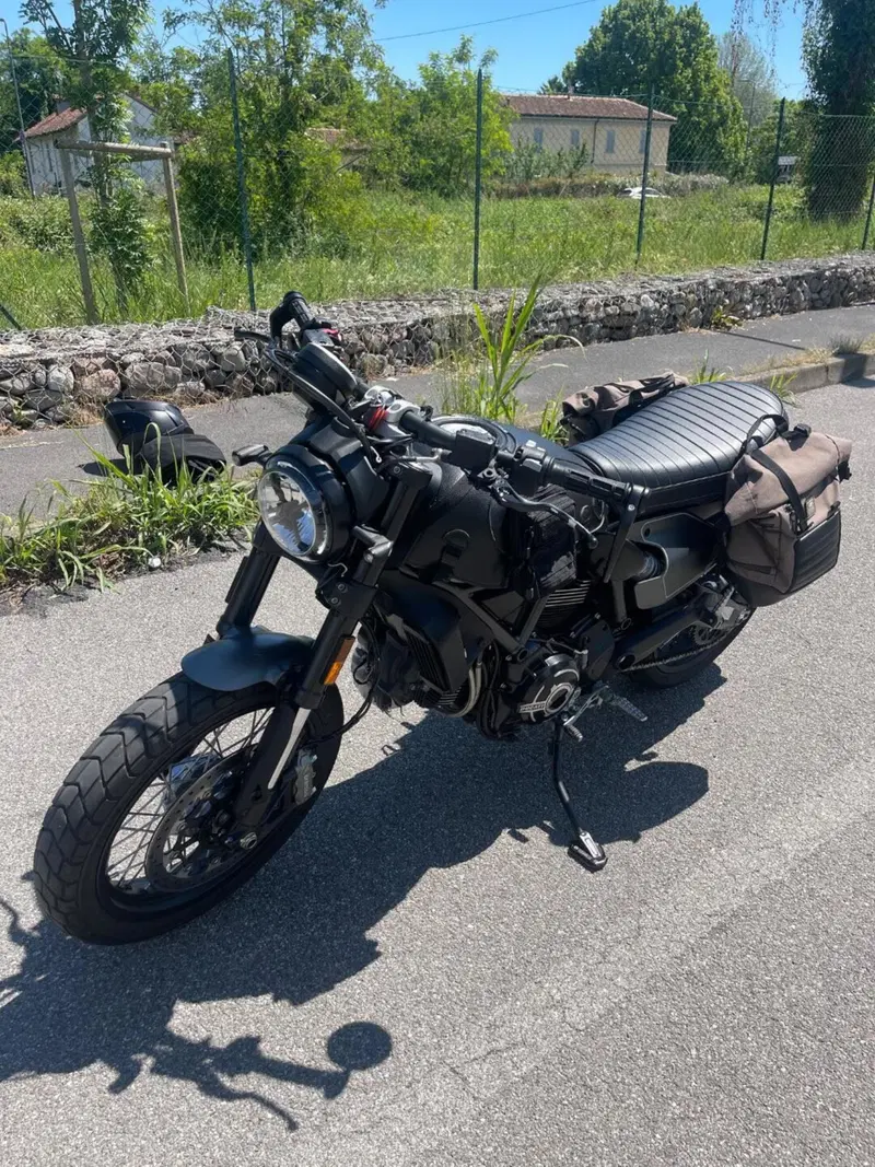 Ducati Scrambler 800 Night Shift (2021 - 22)