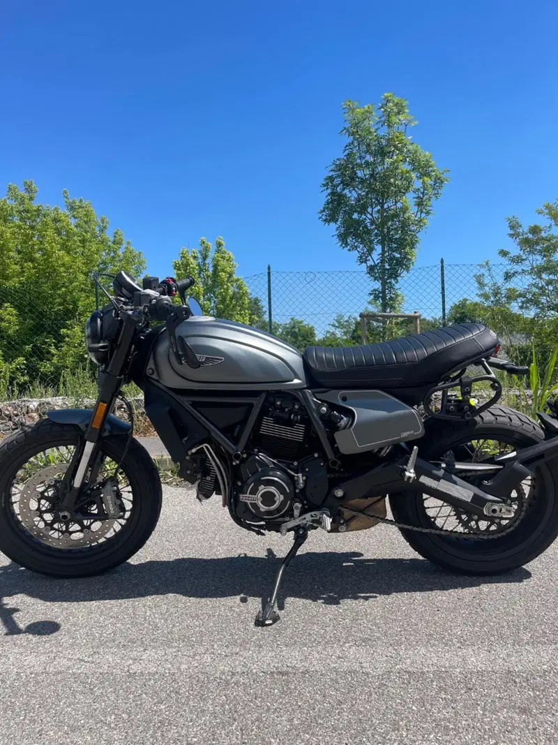 Ducati Scrambler 800 Night Shift (2021 - 22) (16)