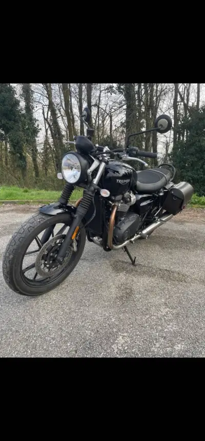 Triumph Street Twin 900 (2021 - 22) usata
