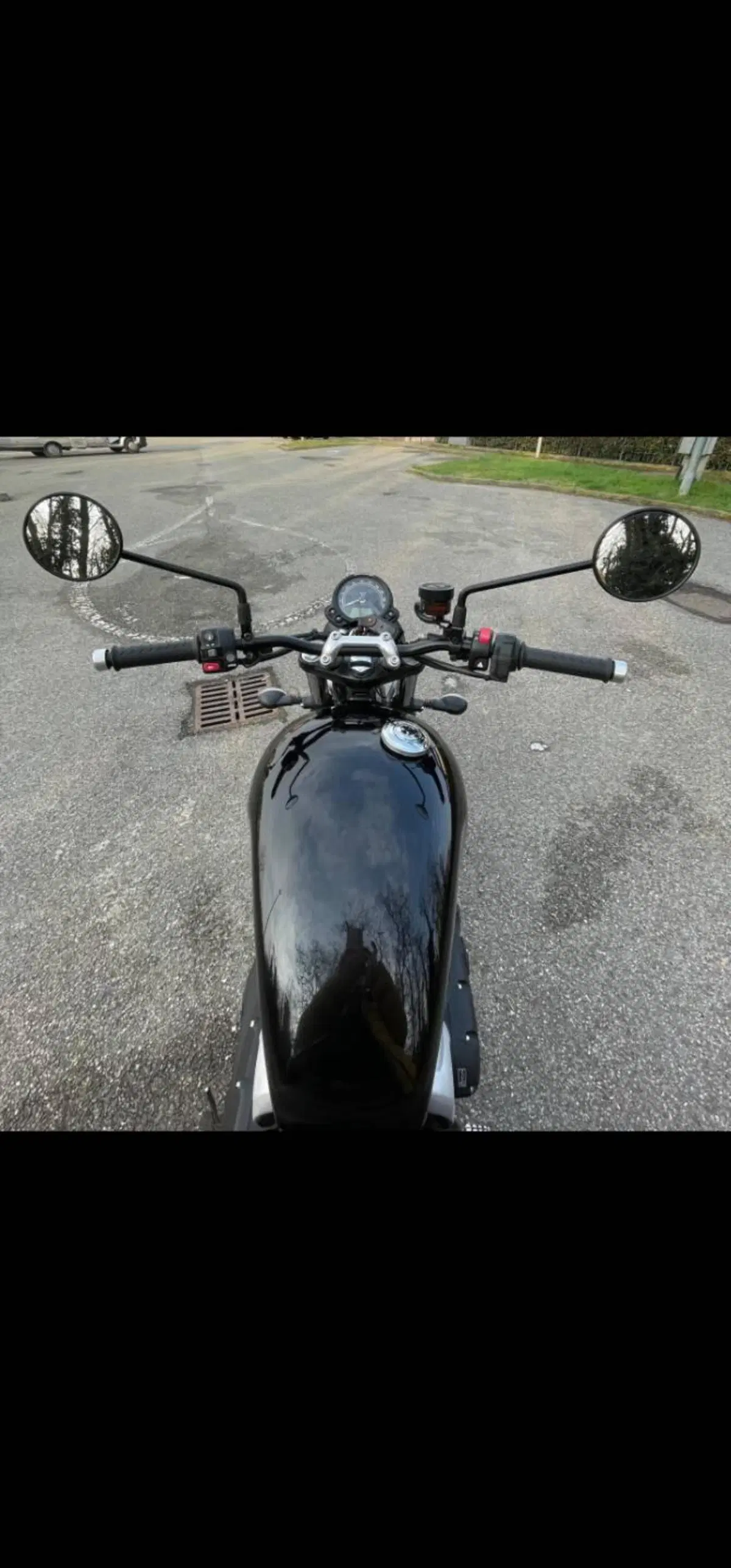Triumph Street Twin 900 (2021 - 22) (3)