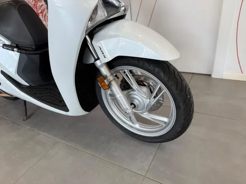 Honda SH 150i (2017 - 19) (9)