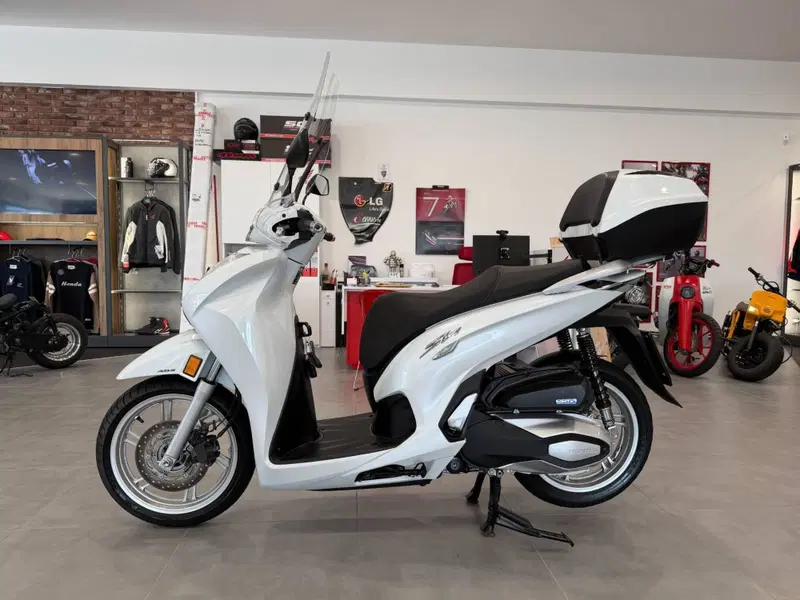 Honda SH 350 (2021 - 24) (3)