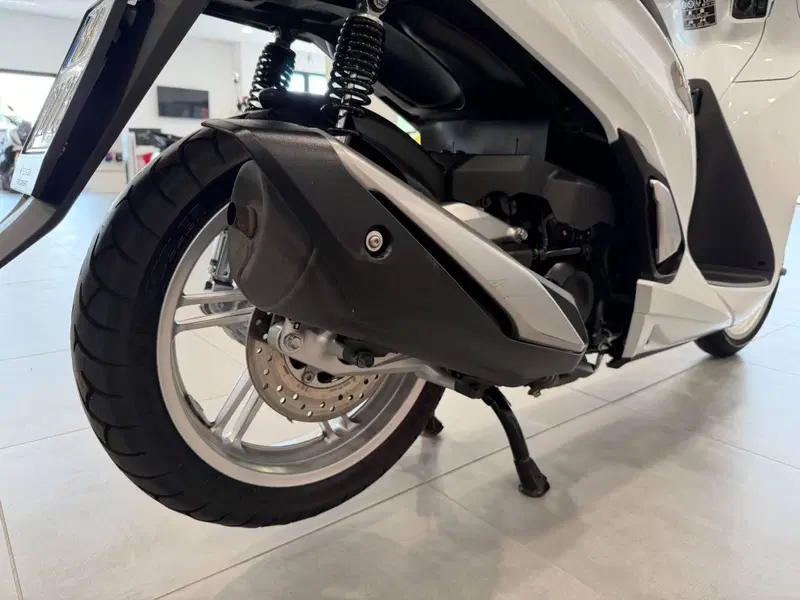 Honda SH 350 (2021 - 24) (13)