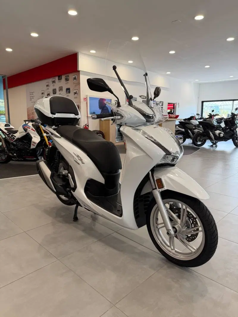 Honda SH 350 (2021 - 24) (6)