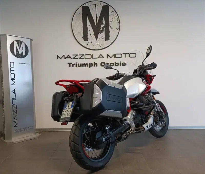Moto Guzzi V85 TT Evocative Graphics (2019 - 20) (2)