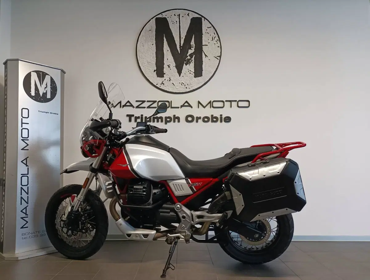 Moto Guzzi V85 TT Evocative Graphics (2019 - 20) (3)