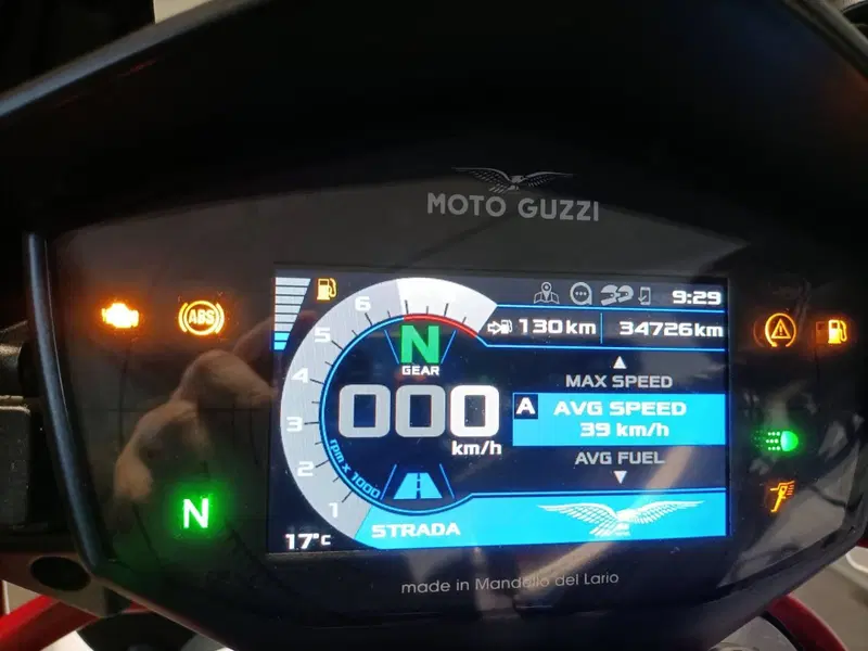 Moto Guzzi V85 TT Evocative Graphics (2019 - 20) (5)