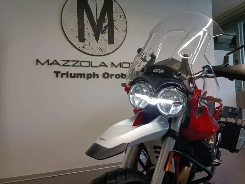 Moto Guzzi V85 TT Evocative Graphics (2019 - 20) (6)