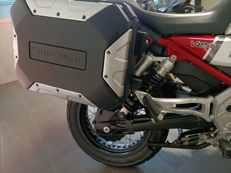 Moto Guzzi V85 TT Evocative Graphics (2019 - 20) (9)