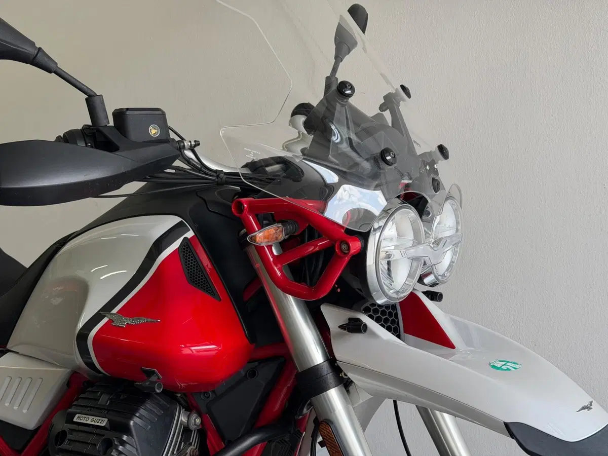 Moto Guzzi V85 TT (2019 - 20) (4)