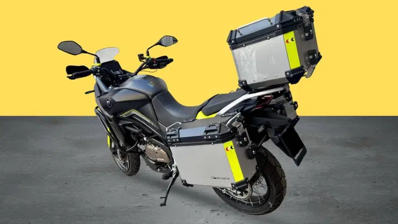QJ Motor SVT 650 X (2024) (4)