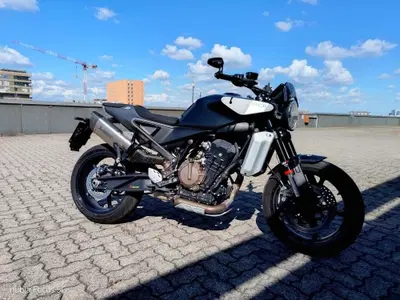 Husqvarna Svartpilen 801 (2024 - 26) usata