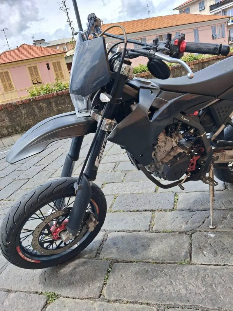 Fantic Motor Motard 125 Performance 4t (2020) (2)