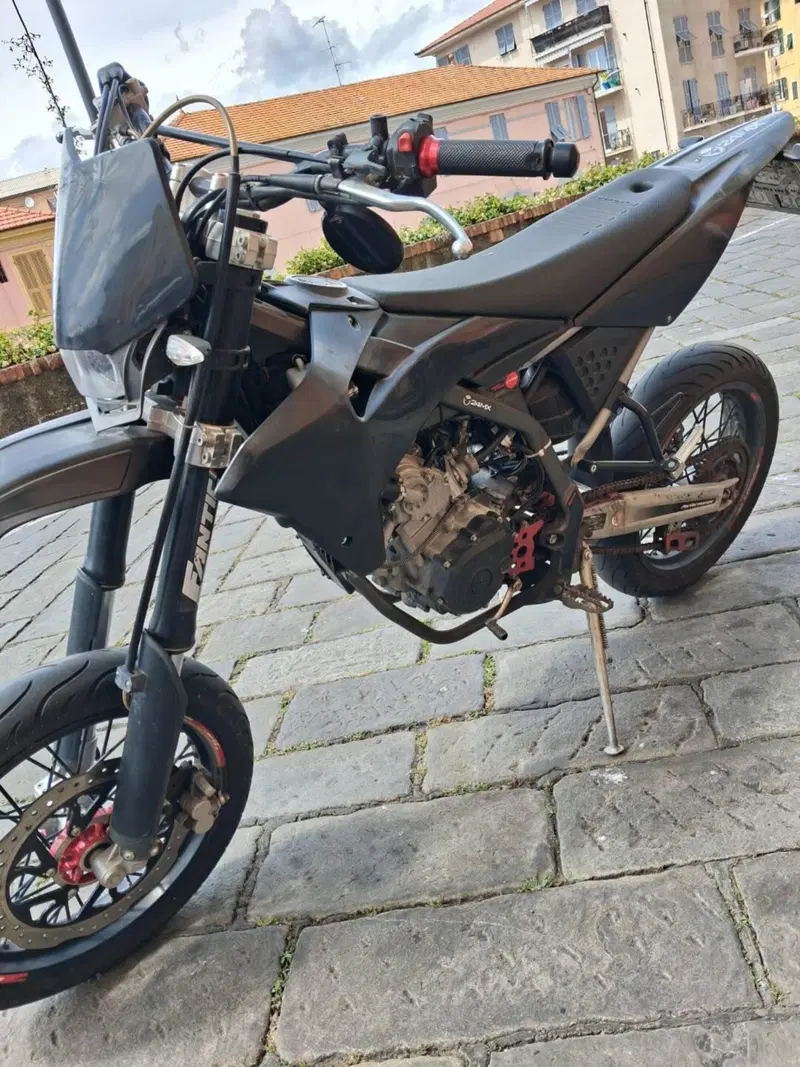 Fantic Motor Motard 125 Performance 4t (2020) (3)