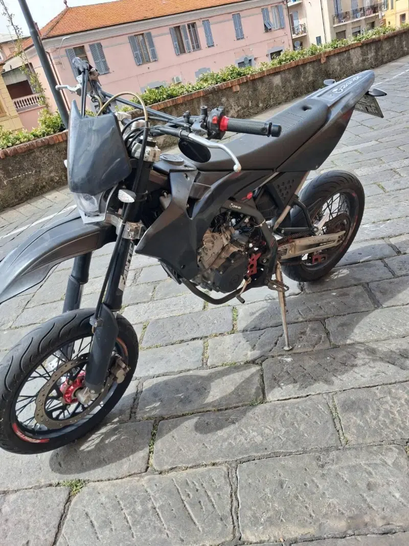 Fantic Motor Motard 125 Performance 4t (2020) (4)
