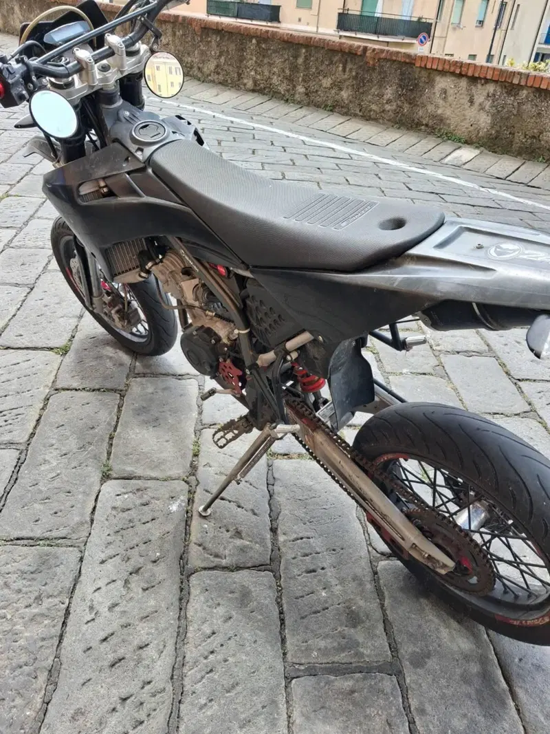 Fantic Motor Motard 125 Performance 4t (2020) (6)