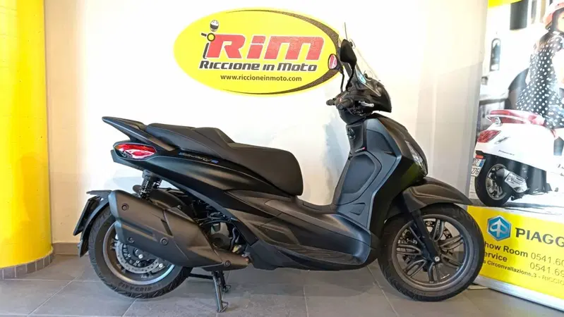 Piaggio Beverly 400 S (2025 - 26) (2)