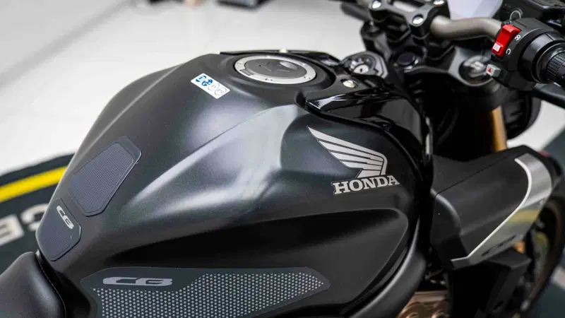Honda CB 650 R E-Clutch (2024 - 26) (16)