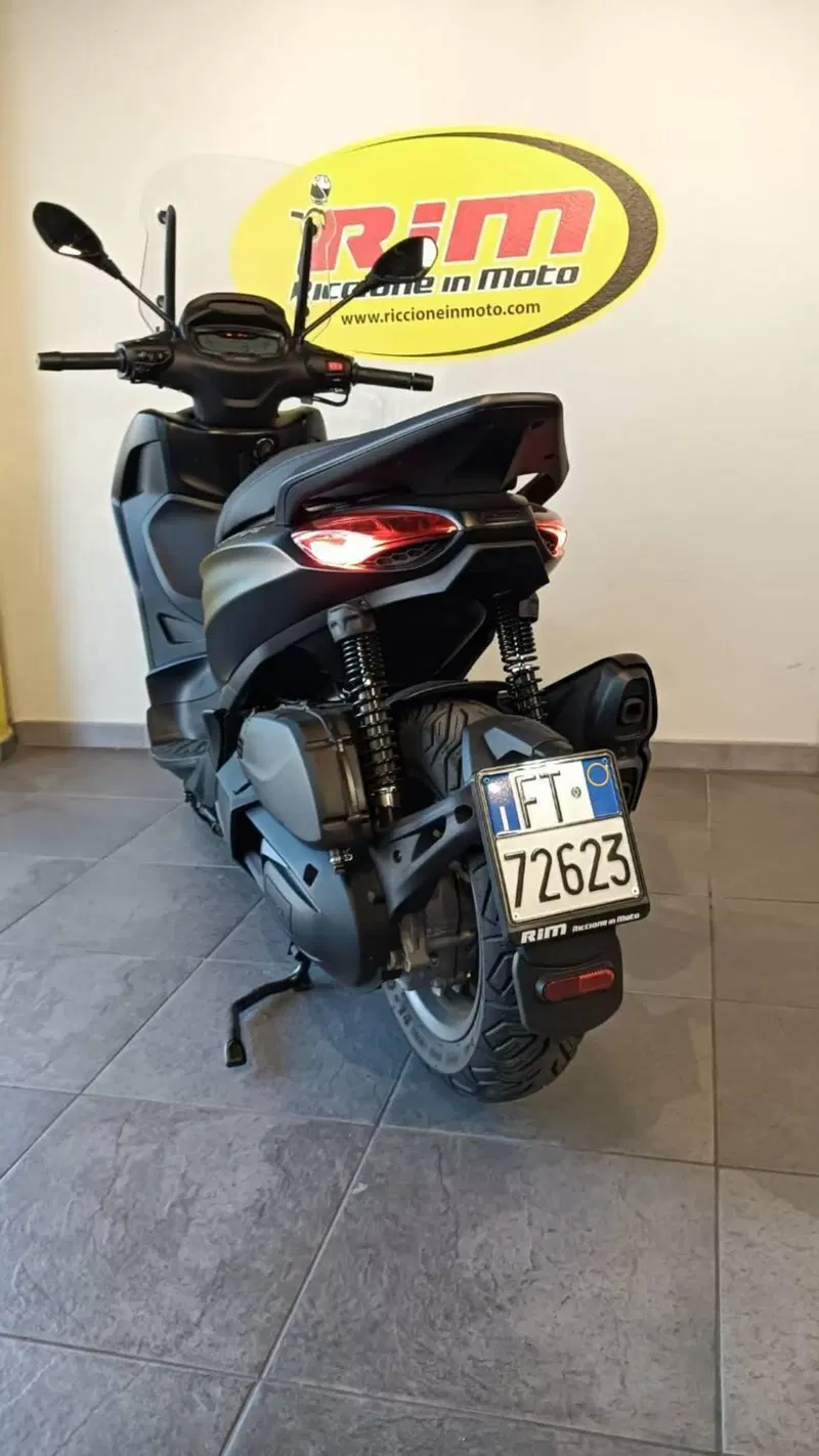 Piaggio Beverly 400 S (2025 - 26) (11)