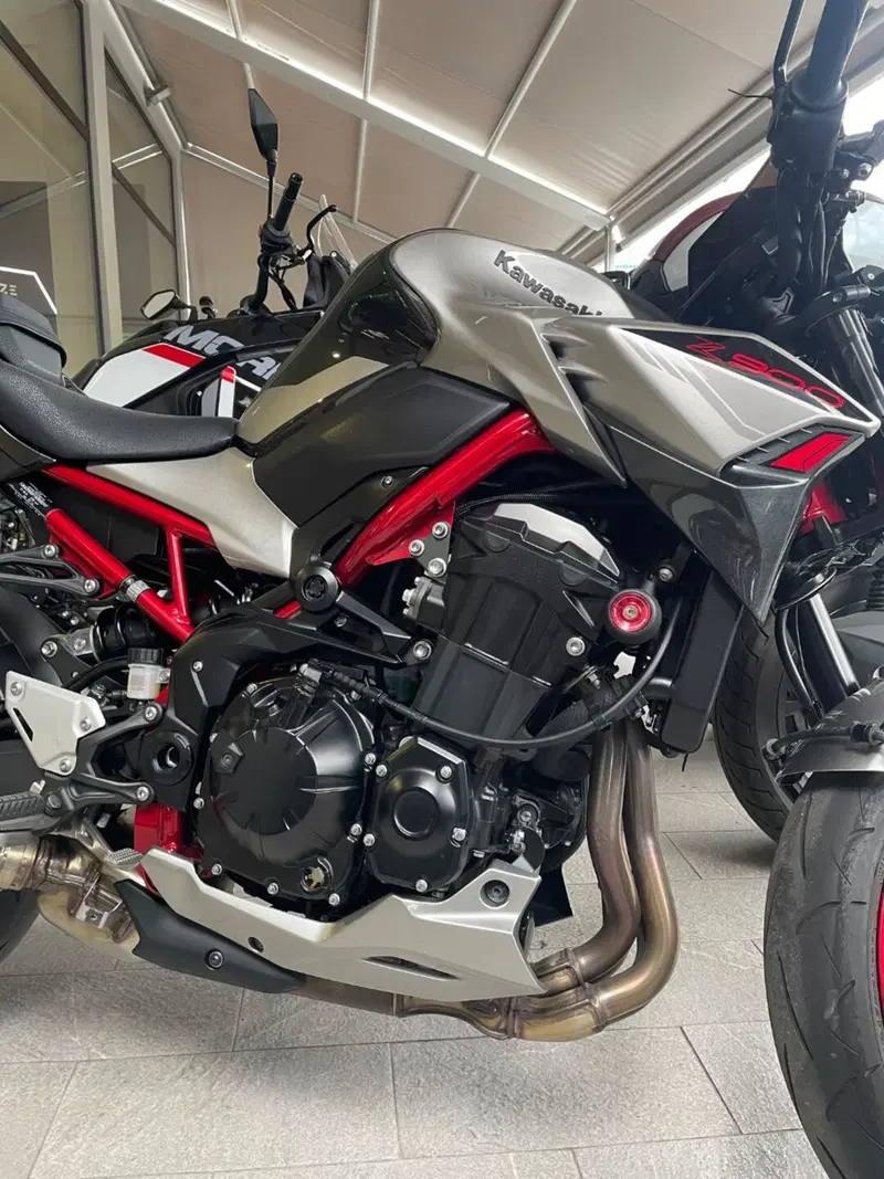 Kawasaki Z 900 (2021 - 24) (2)
