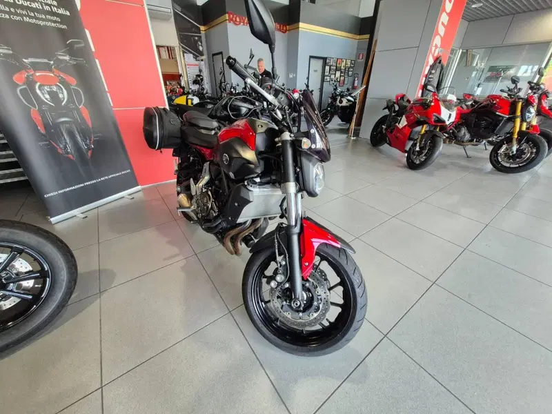 Yamaha MT-07 (2014 - 16) (2)
