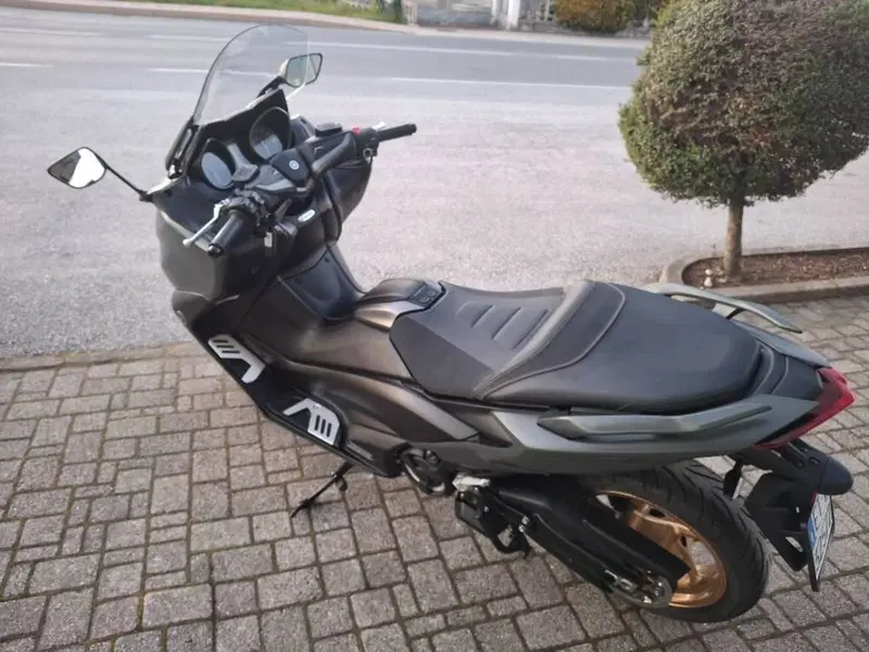 Yamaha T-Max 560 Tech Max (2020) (3)