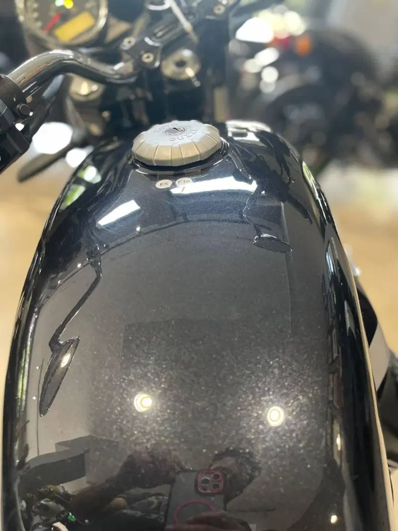 Moto Guzzi V7 Special (2021 - 24) (8)