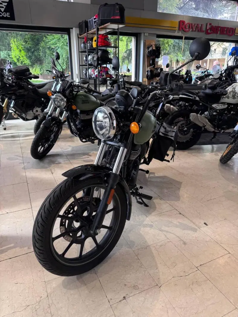 Royal Enfield Meteor 350 (2021 - 26) (3)
