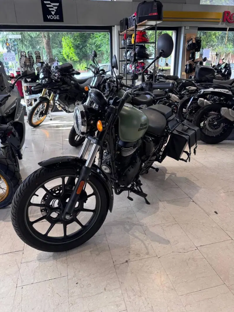 Royal Enfield Meteor 350 (2021 - 26) (4)