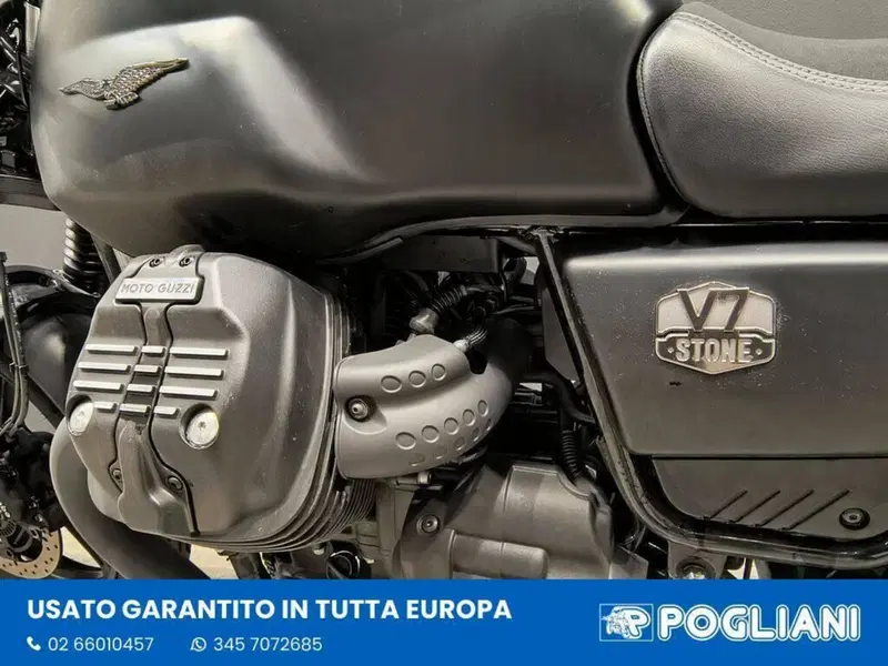 Moto Guzzi V7 Stone (2021 - 24) (8)