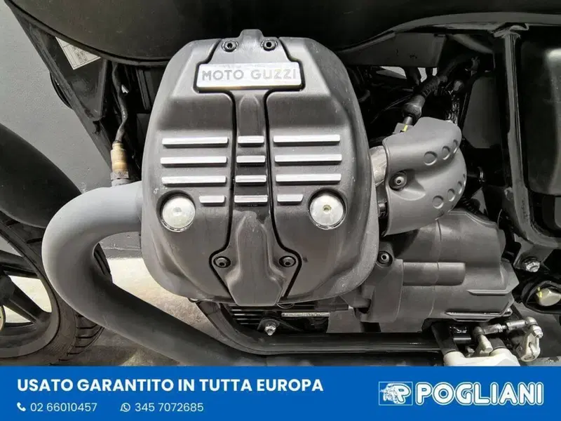 Moto Guzzi V7 Stone (2021 - 24) (9)